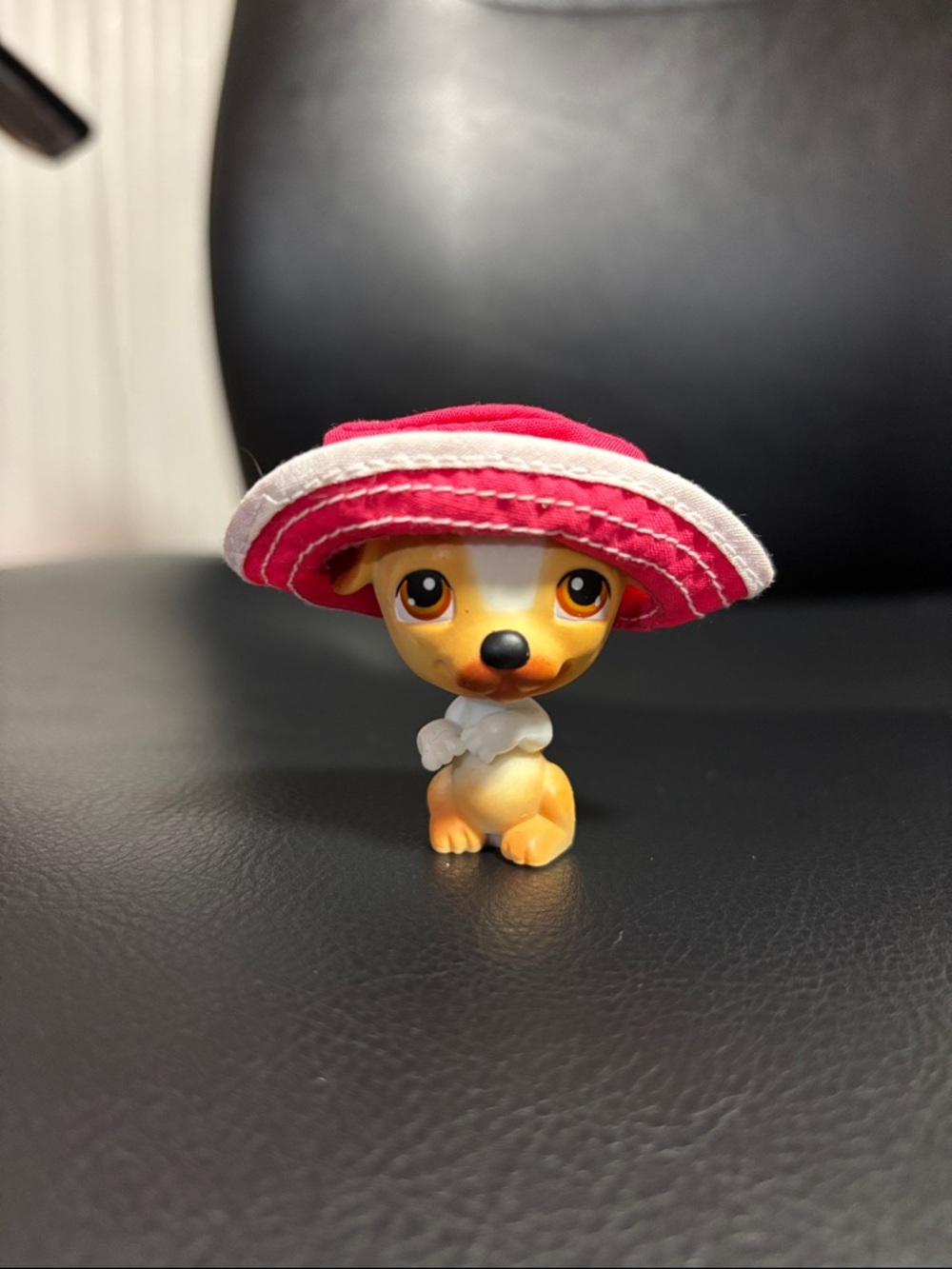 Littlest Pet Shop LPS Jack Russel Terrier Sitting with Pink Hat #40
